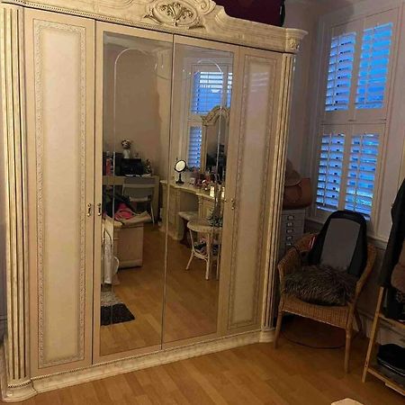 Nice Comfy House Londres Extérieur photo